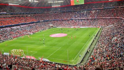 FC BAYERN  vs  SC Freiburg