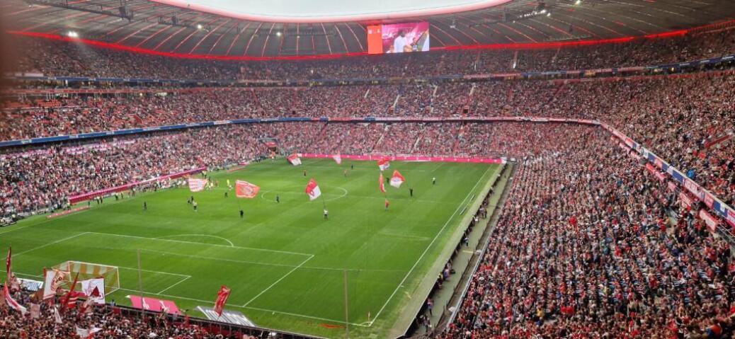 FC BAYERN  vs  SC Freiburg