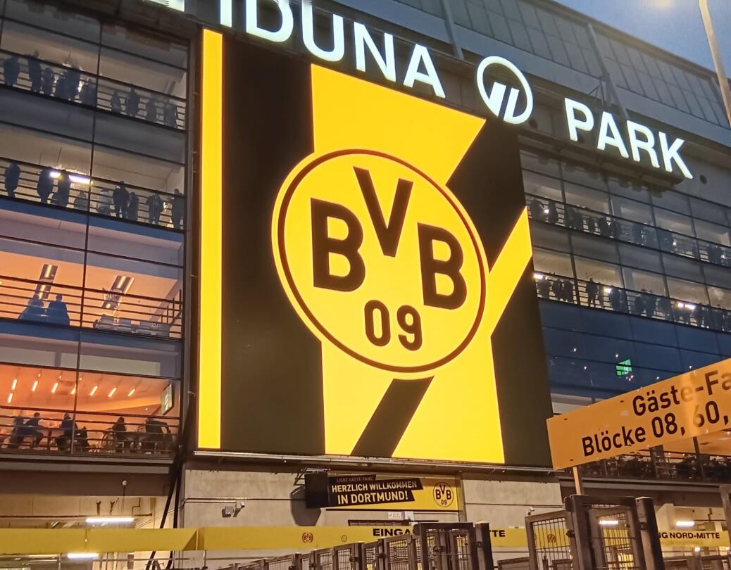 Borussia Dortmund  vs  FC BAYERN