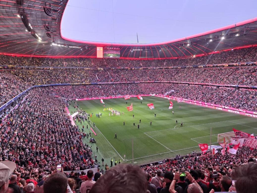 FC BAYERN  vs  Borussia Dortmund