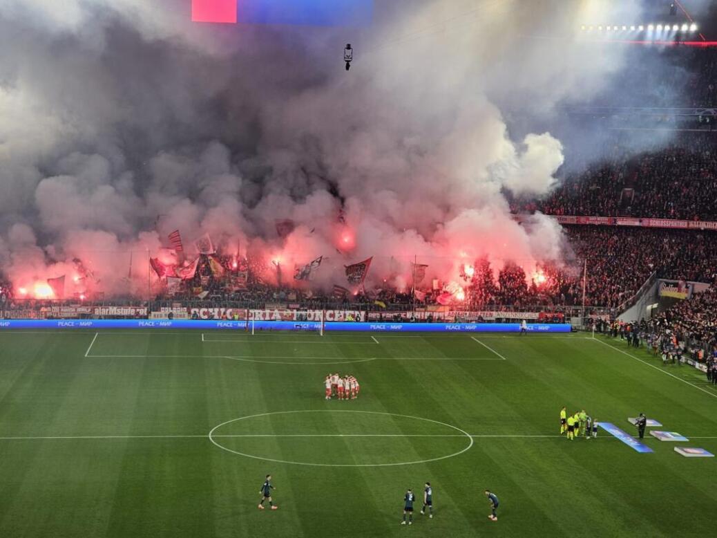 FC BAYERN  vs FC Arsenal