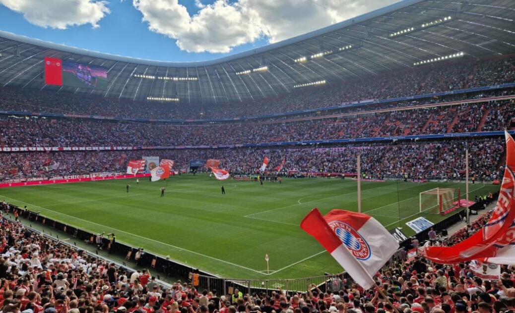 FC BAYERN  vs  Eintracht Frankfurt
