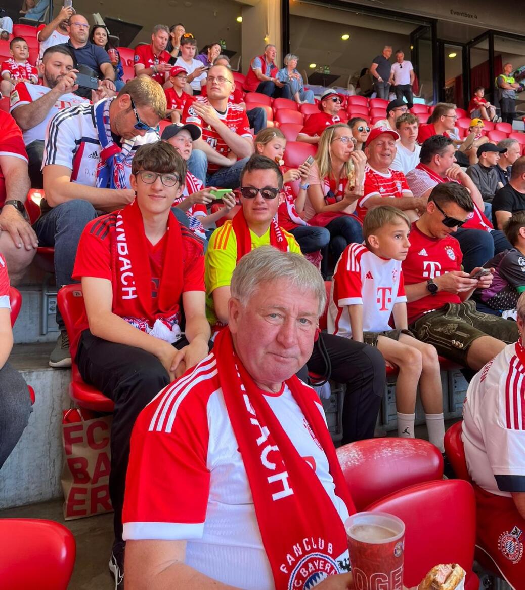FC BAYERN  vs  VfL Wolfsburg