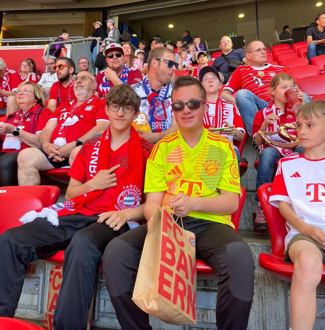 FC BAYERN  vs  VfL Wolfsburg