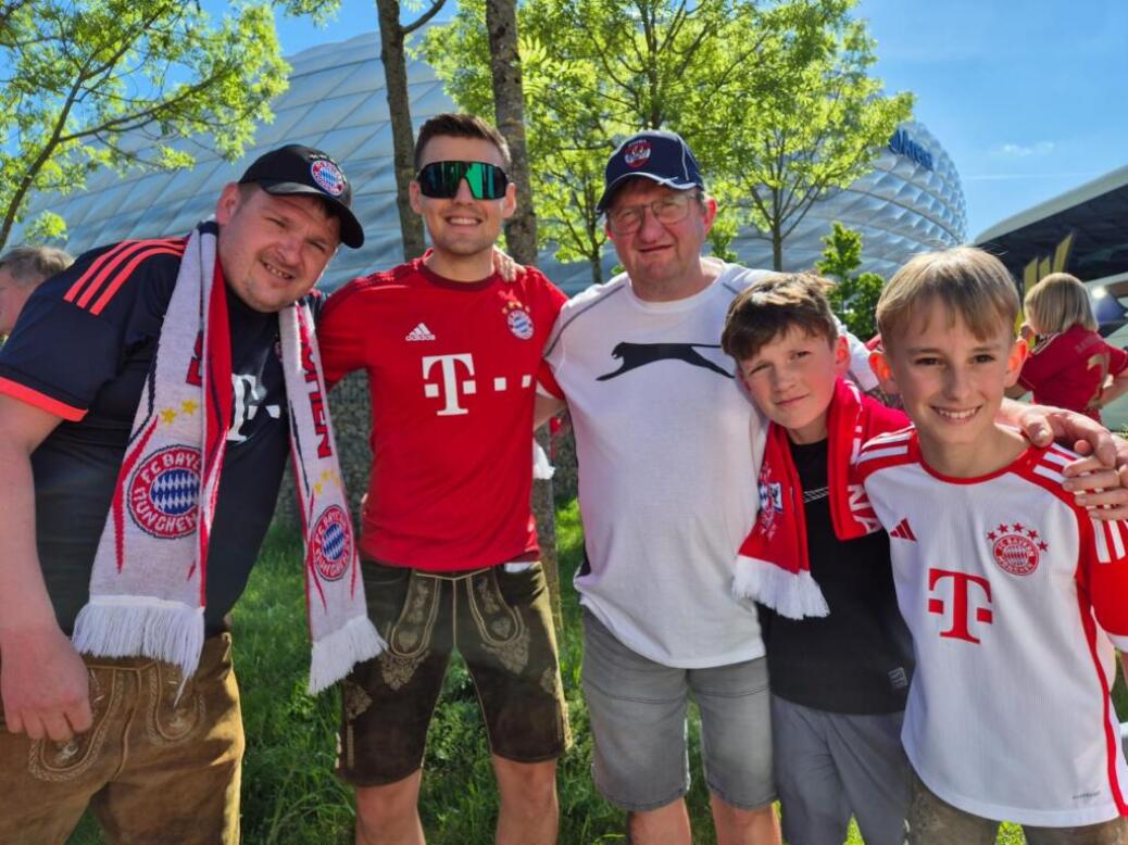 FC BAYERN  vs  VfL Wolfsburg