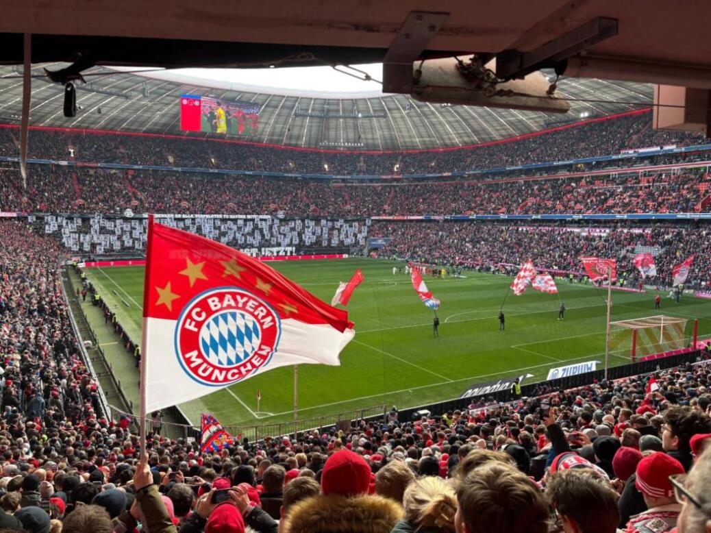 FC BAYERN  vs  Holstein Kiel