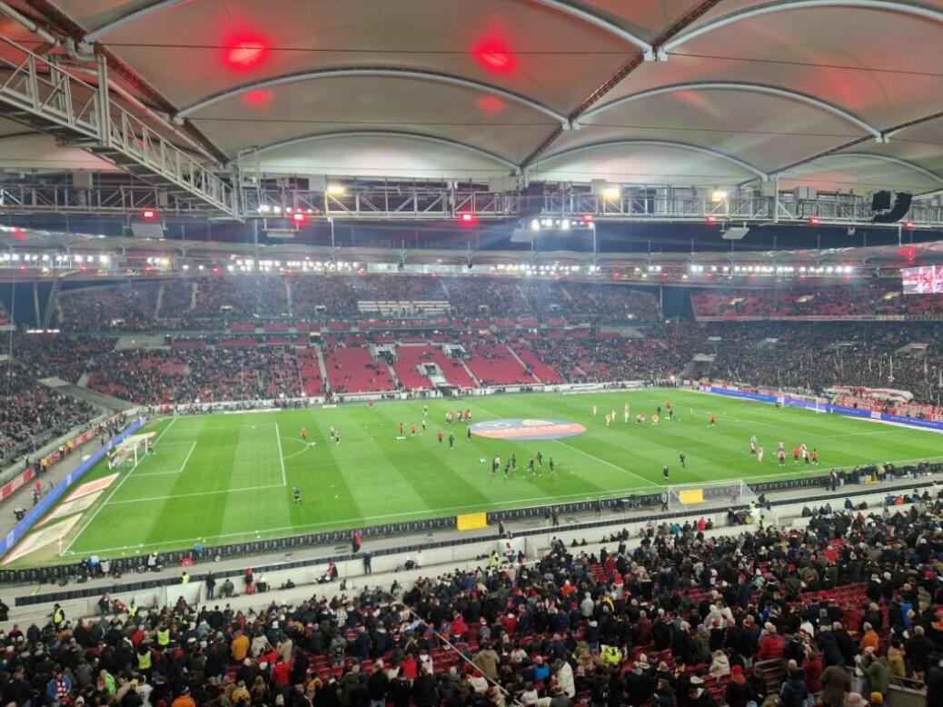 VfB Stuttgart  vs  FC BAYERN