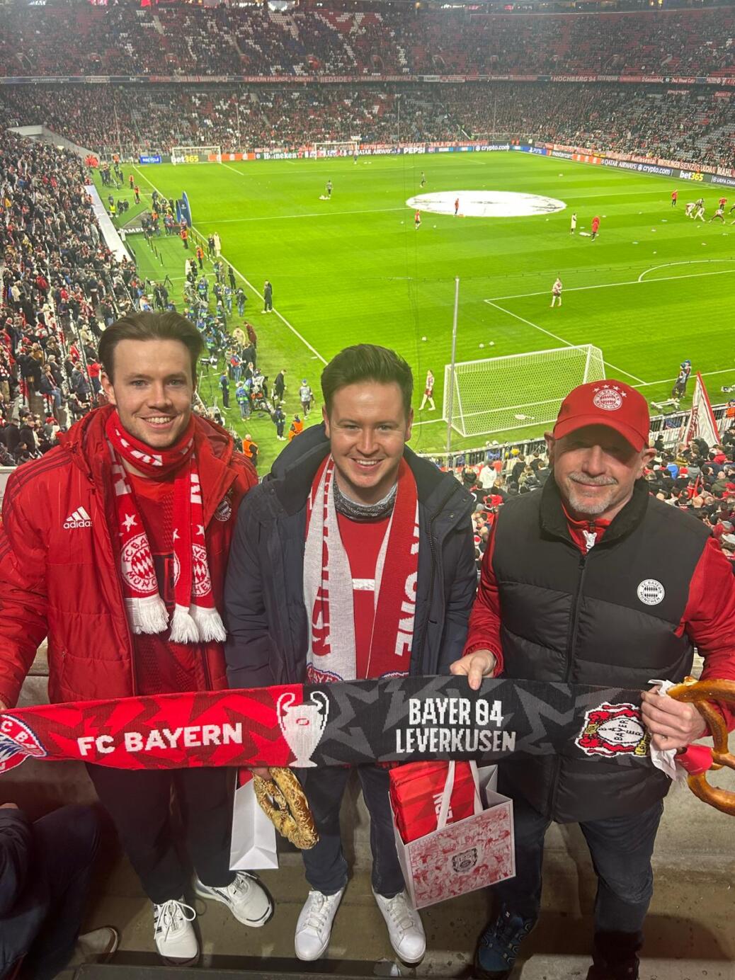 FC BAYERN  vs  Bayer Leverkusen  CL