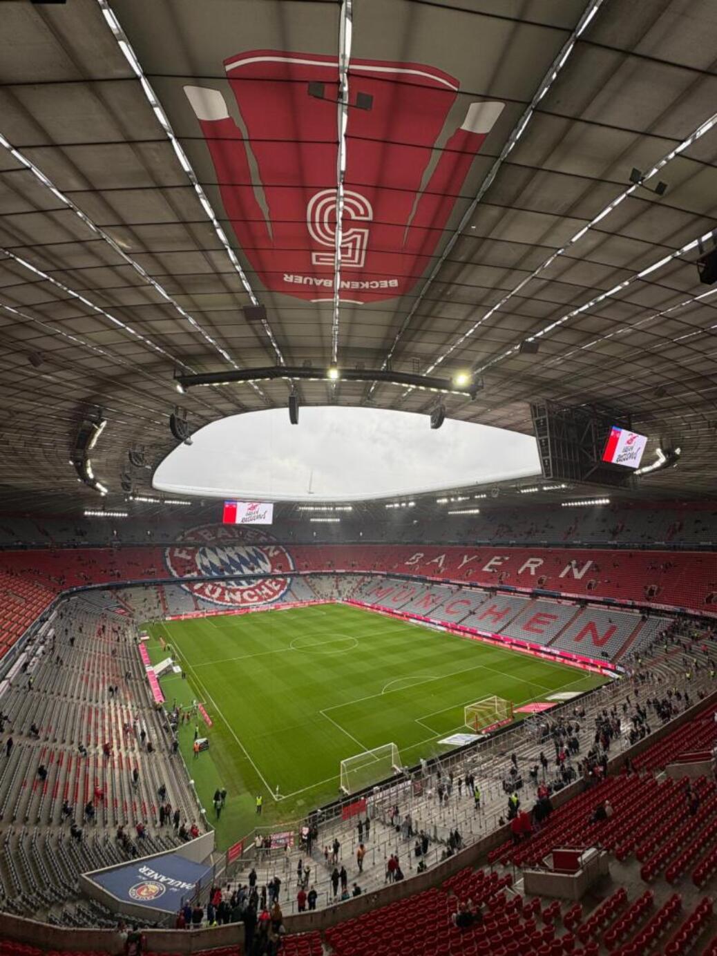 FC BAYERN  vs  FC ST. Pauli