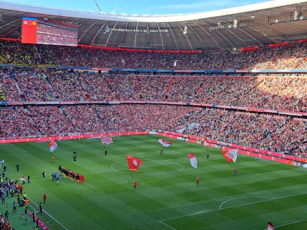 FC BAYERN  vs  Borussia Dortmund